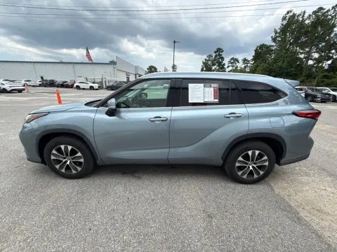 More photos of 2022 Toyota Highlander Hybrid XLE at Automaxx of the Carolinas, SC