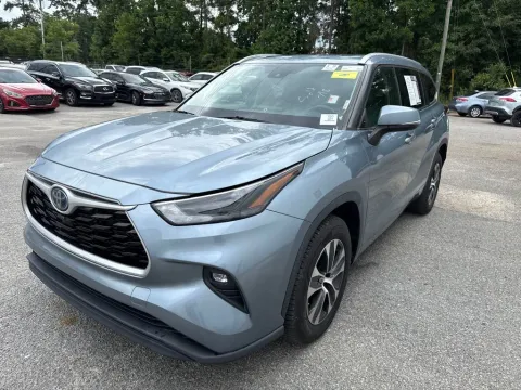 More photos of 2022 Toyota Highlander Hybrid XLE at Automaxx of the Carolinas, SC