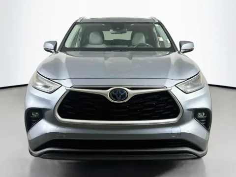 Photos of 2022 Toyota Highlander Hybrid XLE for sale in Summerville, SC at Automaxx of the Carolinas