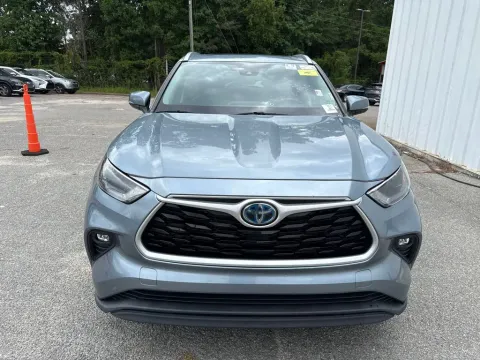 Another view of 2022 Toyota Highlander Hybrid XLE for sale in Summerville, SC at Automaxx of the Carolinas