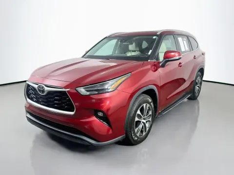 Another view of 2022 Toyota Highlander XLE for sale in Summerville, SC at Automaxx of the Carolinas