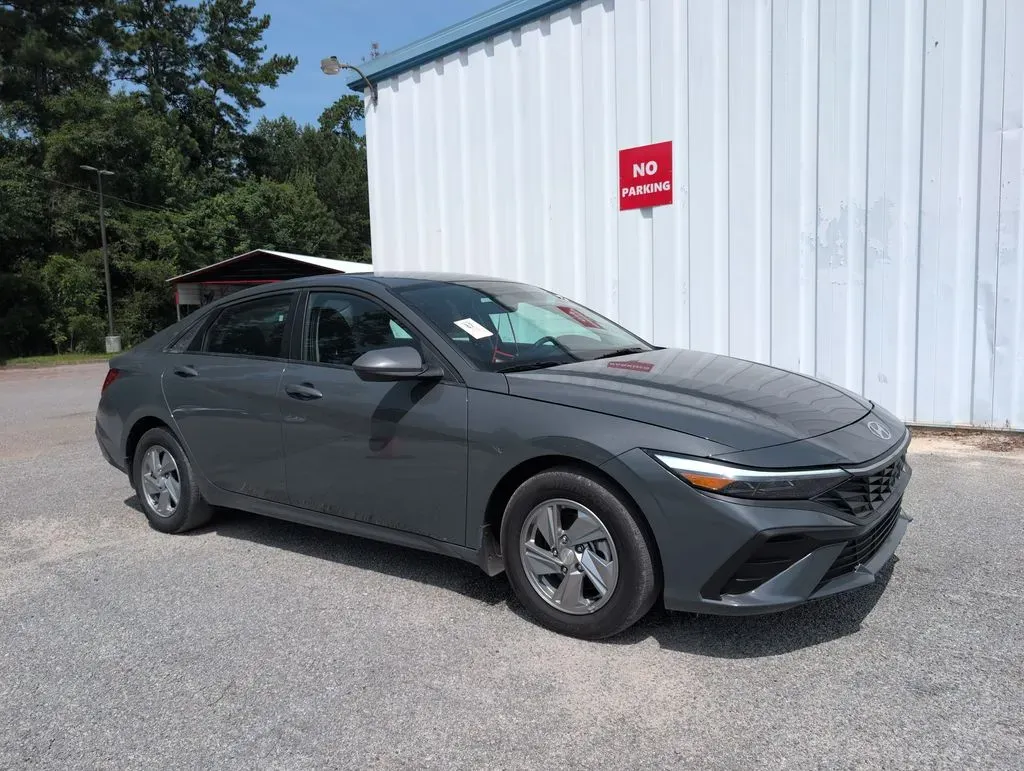Gray 2026 Hyundai Elantra SE for sale in Summerville, SC