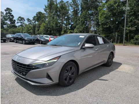 More photos of 2022 Hyundai Elantra SEL at Automaxx of the Carolinas, SC