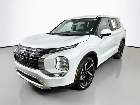 Another view of 2024 Mitsubishi Outlander SE Black Edition for sale in Summerville, SC at Automaxx of the Carolinas