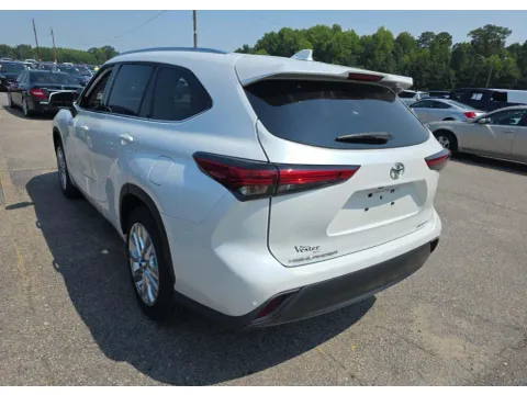 Another view of 2023 Toyota Highlander Limited for sale in Summerville, SC at Automaxx of the Carolinas