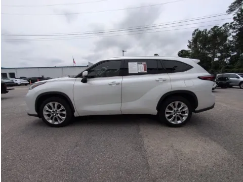More photos of 2023 Toyota Highlander Limited at Automaxx of the Carolinas, SC