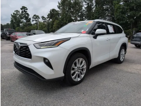 More photos of 2023 Toyota Highlander Limited at Automaxx of the Carolinas, SC
