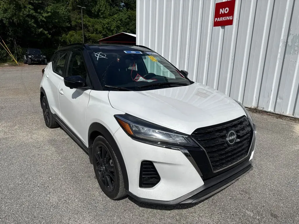 White 2023 Nissan Kicks SR for sale in Summerville, SC