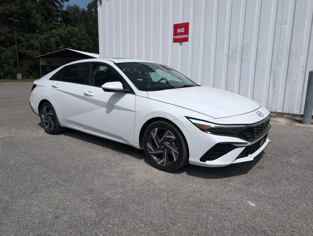 White 2025 Hyundai Elantra SEL Convenience for sale in Summerville, SC