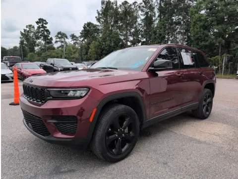 More photos of 2023 Jeep Grand Cherokee Altitude at Automaxx of the Carolinas, SC