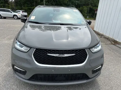 Another view of 2025 Chrysler Pacifica Select for sale in Summerville, SC at Automaxx of the Carolinas