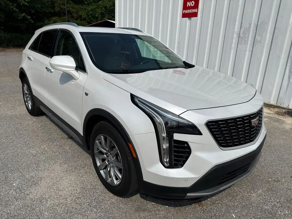 White 2020 Cadillac XT4 Premium Luxury for sale in Summerville, SC