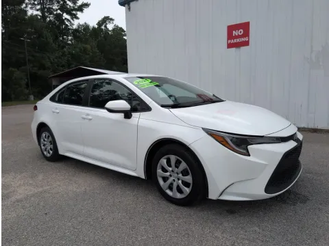 White 2021 Toyota Corolla LE for sale in Summerville, SC