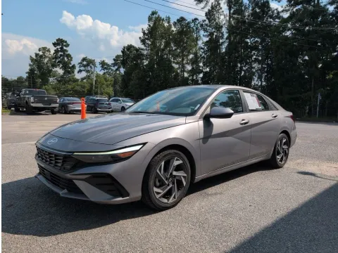 More photos of 2025 Hyundai Elantra SEL Convenience at Automaxx of the Carolinas, SC