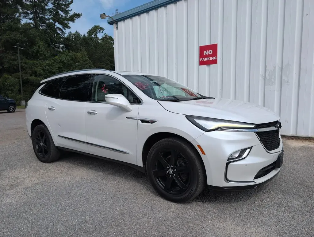 White 2023 Buick Enclave Essence for sale in Summerville, SC