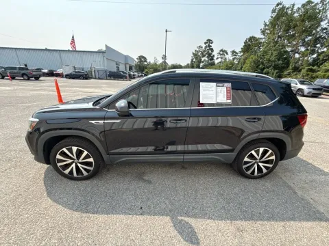 More photos of 2022 Volkswagen Taos 1.5T SE at Automaxx of the Carolinas, SC