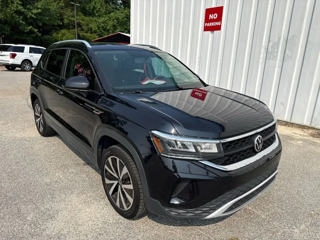 Black 2022 Volkswagen Taos 1.5T SE for sale in Summerville, SC