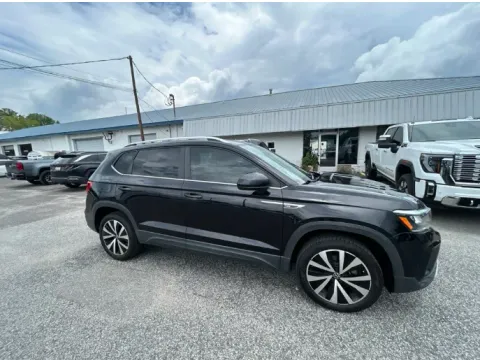 Black 2022 Volkswagen Taos 1.5T SE for sale in Summerville, SC