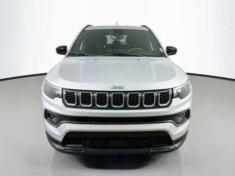 Photos of 2024 Jeep Compass Latitude Lux for sale in Summerville, SC at Automaxx of the Carolinas
