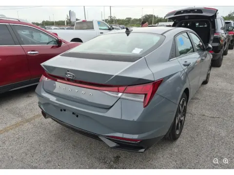 More photos of 2022 Hyundai Elantra SEL at Automaxx of the Carolinas, SC