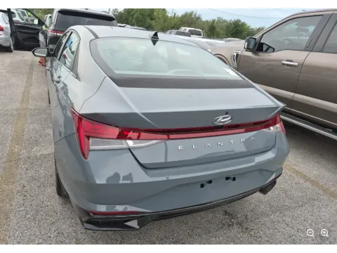 More photos of 2022 Hyundai Elantra SEL at Automaxx of the Carolinas, SC