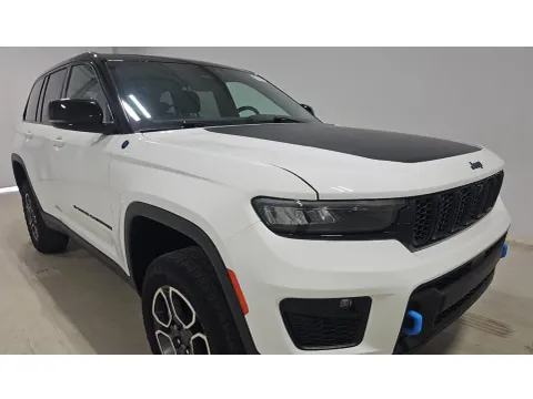 More photos of 2023 Jeep Grand Cherokee Trailhawk 4xe at Automaxx of the Carolinas, SC