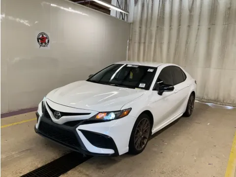 White 2023 Toyota Camry SE Nightshade for sale in Summerville, SC