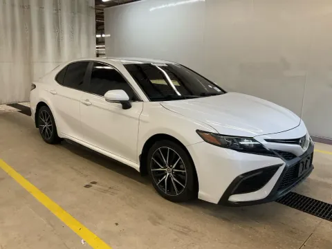 White 2023 Toyota Camry SE for sale in Summerville, SC