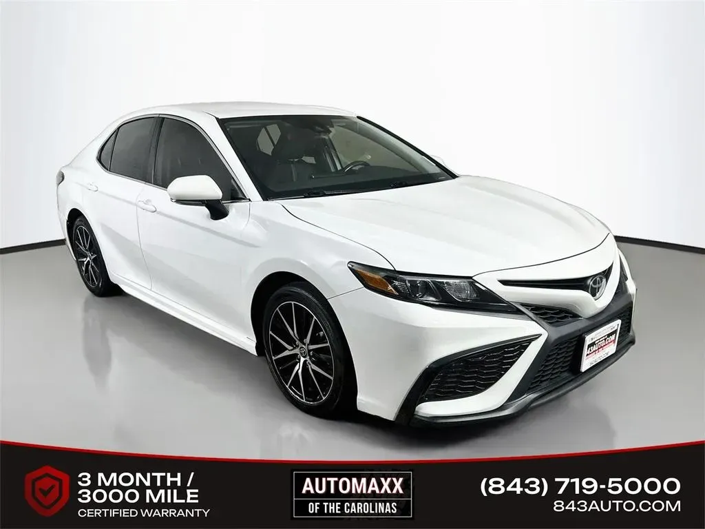 White 2023 Toyota Camry SE for sale in Summerville, SC