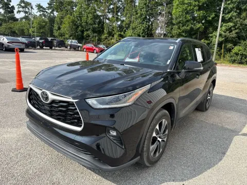 More photos of 2021 Toyota Highlander XLE at Automaxx of the Carolinas, SC