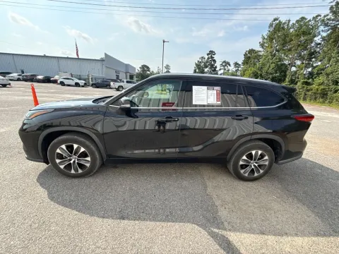 More photos of 2021 Toyota Highlander XLE at Automaxx of the Carolinas, SC
