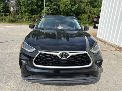 Another view of 2021 Toyota Highlander XLE for sale in Summerville, SC at Automaxx of the Carolinas