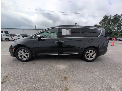 More photos of 2023 Chrysler Pacifica Limited at Automaxx of the Carolinas, SC