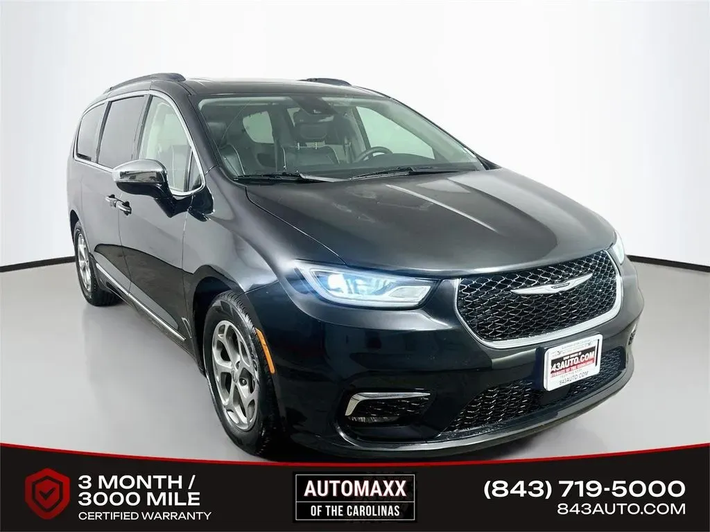 Black 2023 Chrysler Pacifica Limited for sale in Summerville, SC