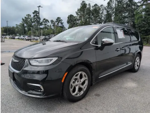 More photos of 2023 Chrysler Pacifica Limited at Automaxx of the Carolinas, SC