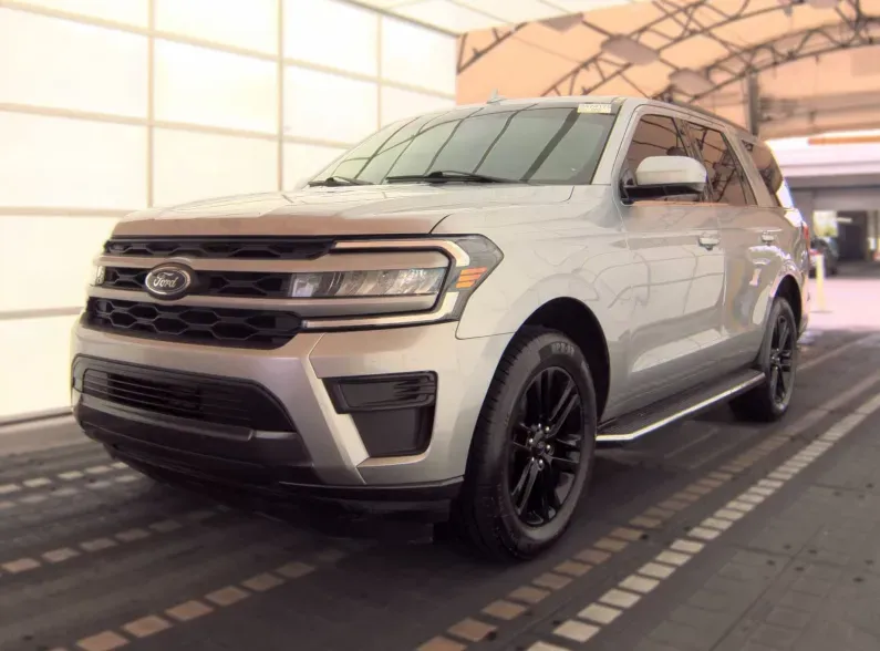 Silver 2022 Ford Expedition XLT for sale in Summerville, SC