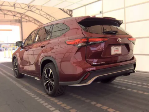 More photos of 2022 Toyota Highlander XSE at Automaxx of the Carolinas, SC