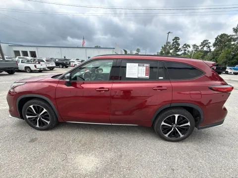 More photos of 2022 Toyota Highlander XSE at Automaxx of the Carolinas, SC