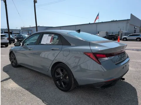 More photos of 2022 Hyundai Elantra SEL at Automaxx of the Carolinas, SC