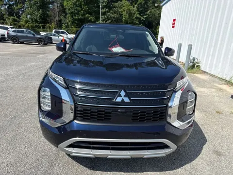 Another view of 2024 Mitsubishi Outlander SE Black Edition for sale in Summerville, SC at Automaxx of the Carolinas