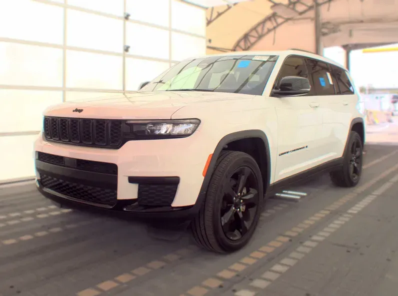 White 2023 Jeep Grand Cherokee L Altitude for sale in Summerville, SC