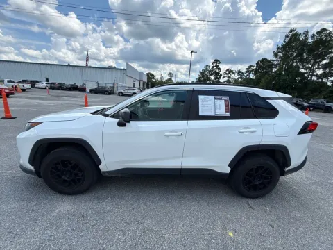 More photos of 2021 Toyota RAV4 LE at Automaxx of the Carolinas, SC
