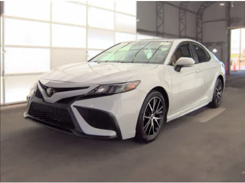White 2023 Toyota Camry SE for sale in Summerville, SC