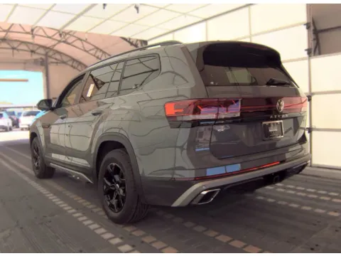 More photos of 2025 Volkswagen Atlas 2.0T Peak Edition at Automaxx of the Carolinas, SC