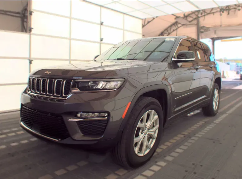 Gray 2023 Jeep Grand Cherokee Limited for sale in Summerville, SC