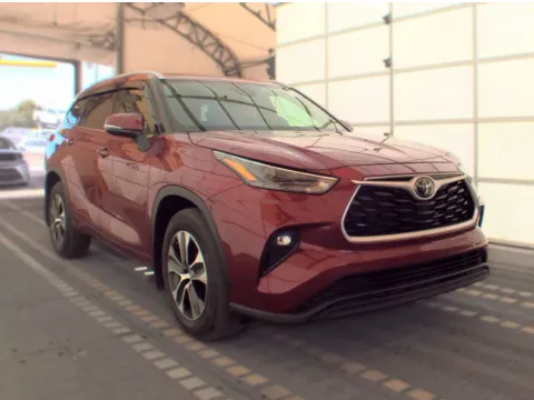 More photos of 2022 Toyota Highlander XLE at Automaxx of the Carolinas, SC