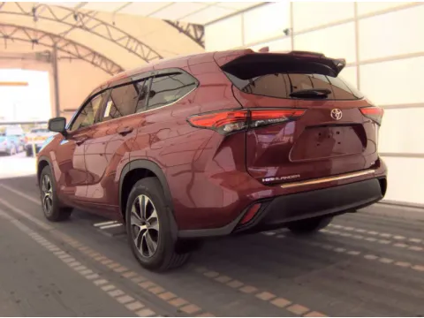 More photos of 2022 Toyota Highlander XLE at Automaxx of the Carolinas, SC