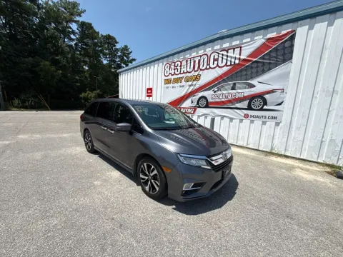 Silver 2018 Honda Odyssey Elite for sale in Summerville, SC