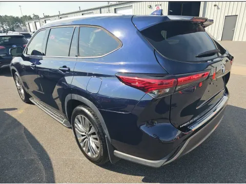 More photos of 2021 Toyota Highlander Platinum at Automaxx of the Carolinas, SC