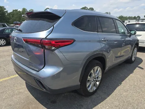 Another view of 2021 Toyota Highlander Limited for sale in Summerville, SC at Automaxx of the Carolinas